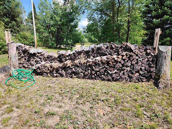 3rd image of 1795 Hazel Rd