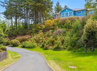 2526 NE Douglas St, Newport, OR 97365