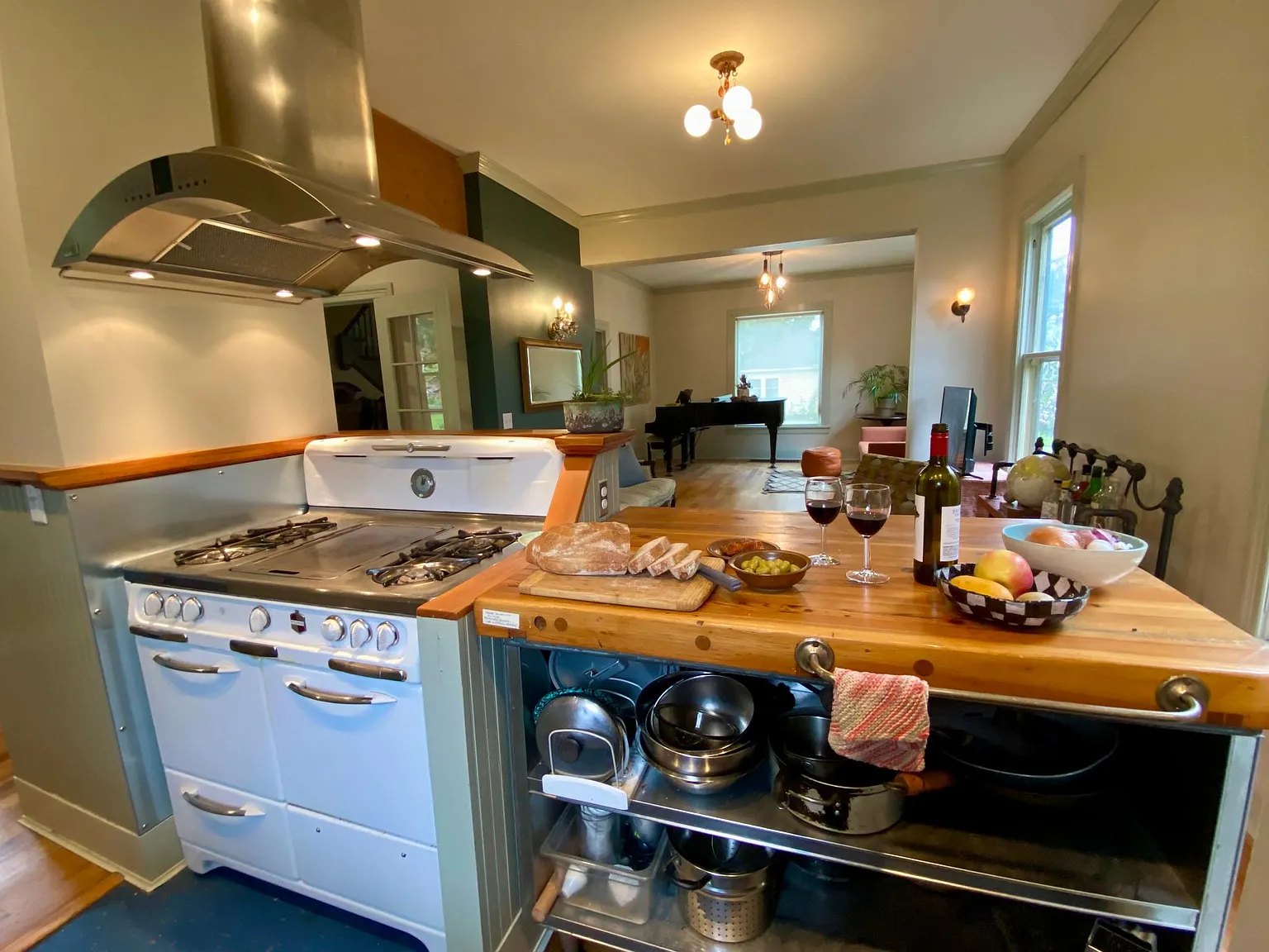 3 bed, 1500 sqft, $3,395 — Photo 4
