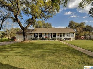 594 W Austin St, Luling, TX 78648