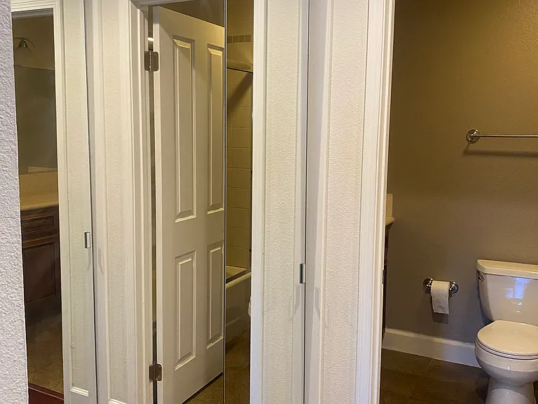 8581 Villa La Jolla Dr #M — Photo 22