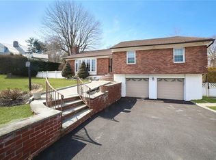 7 Hubbard Cir, Bronxville, NY 10708