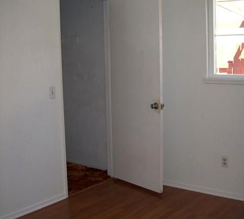 3rd image of 158 S Alameda Ave