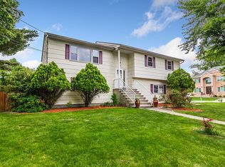 1 Wendy Ct, Edison, NJ 08820