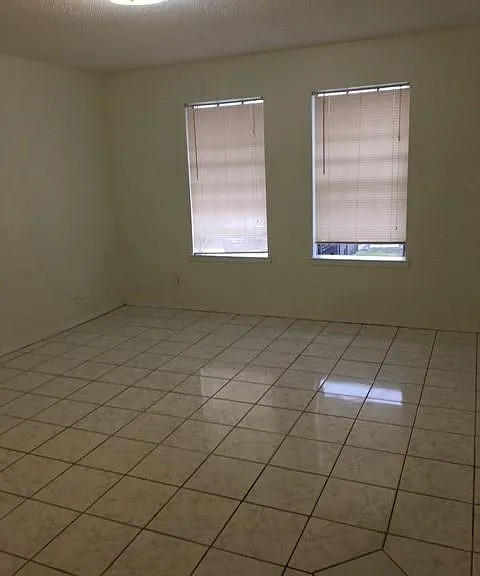3118 San Jacinto St #17 — Photo 2