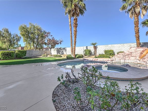 5th image of 9024 Alpine Peaks Ave