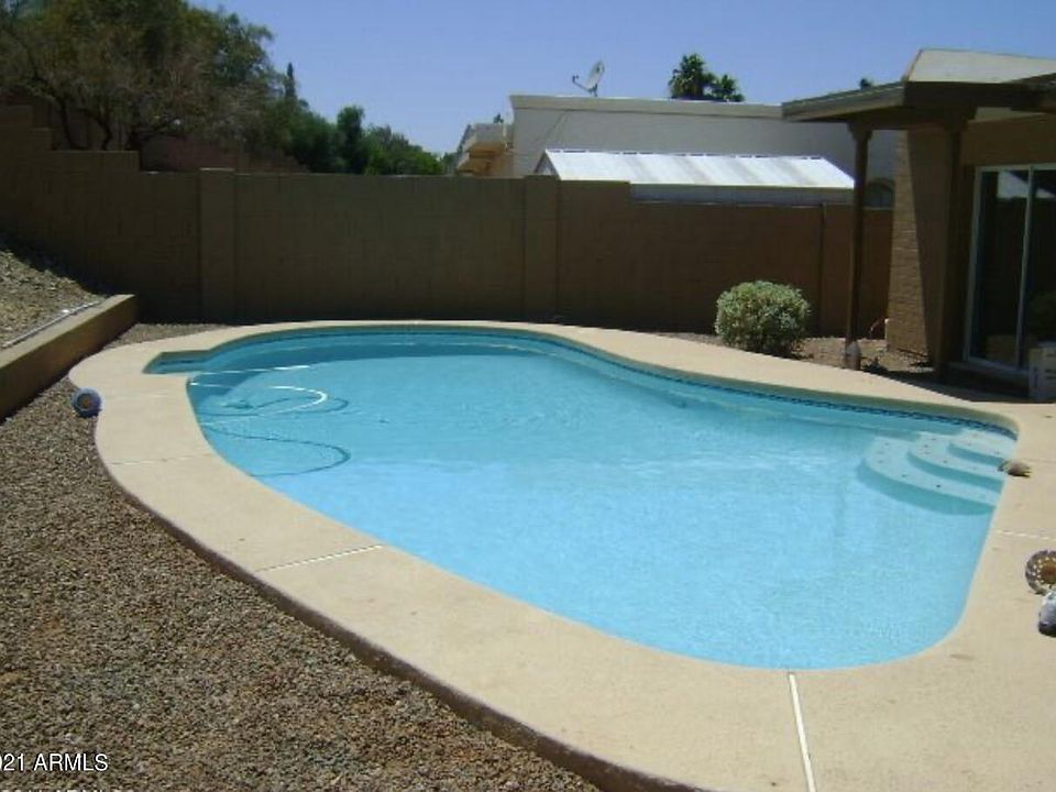2nd image of 2855 E Acoma Dr