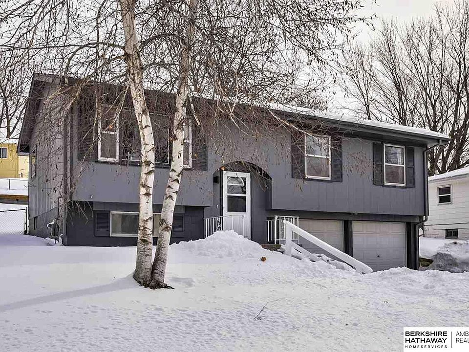 1st image of 2810 Janan Dr S