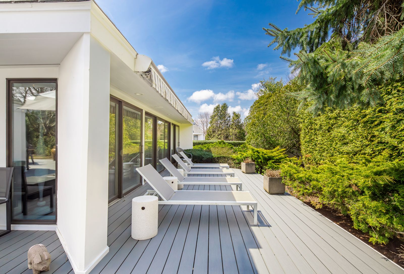  Outdoor Lounge Seating