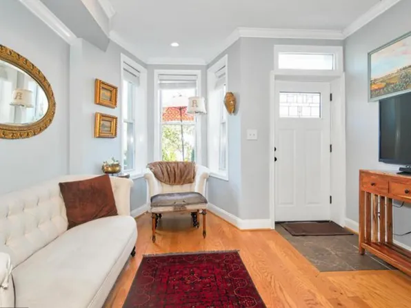 825 12th St NE, Washington, DC 20002
