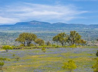 3531 Rr 3347 Rd, Round Mountain, TX 78663