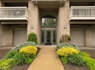 3800 Rosemont Blvd, Akron, OH 44333