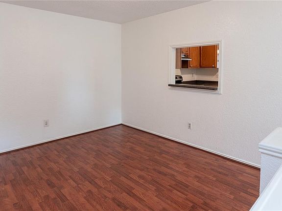 4th image of 321 Stillmeadow Dr