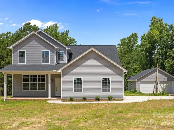 126 Aurora Blvd, Matthews, NC 28105