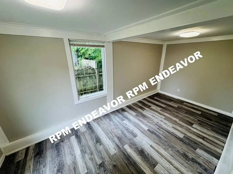 4736 Heidelberg Av — Photo 10