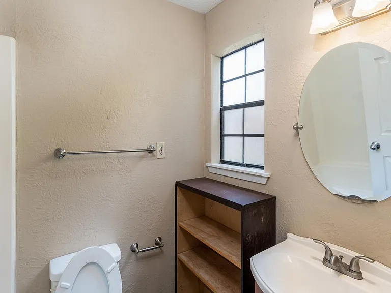 1012 Autumn Cir #A — Photo 6