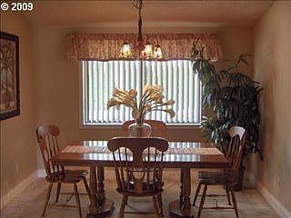 4th image of 708 SE 132nd Ave