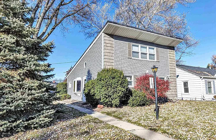 1103 Marshall Ave — Photo 22