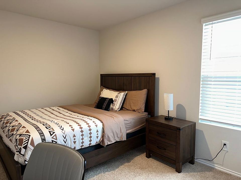 1st image of 817 Gerardia Ct #1