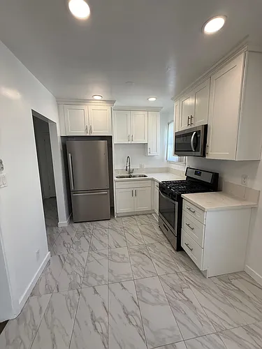 450 N Gardner St #1/2 Photo 1