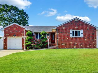 176 N Elm St, Massapequa, NY 11758