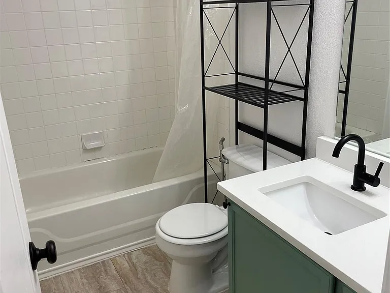 11901 Swearingen Dr #115 — Photo 13