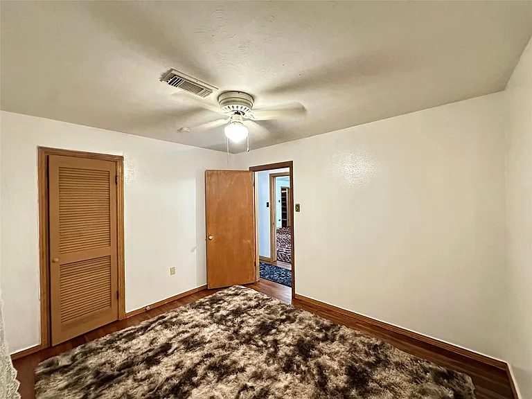 2810 N Houston Dr — Photo 11