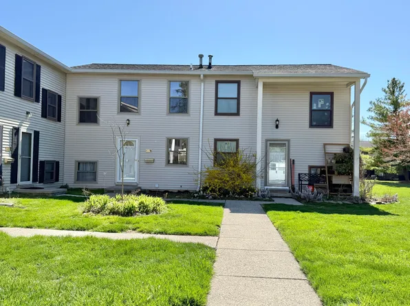 8337 Lakeview Ct, Ypsilanti, MI 48198