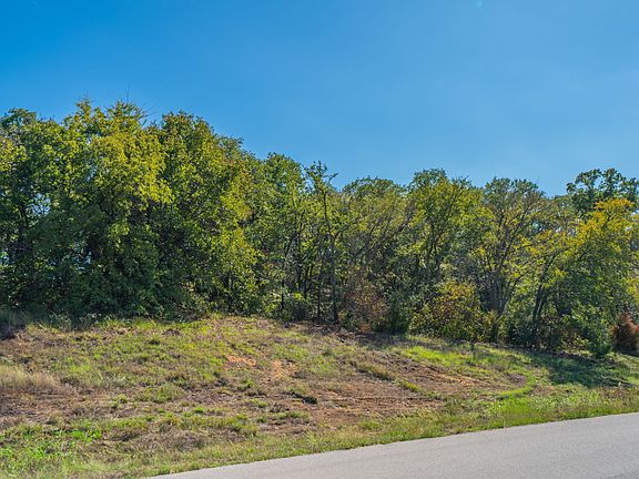2nd image of 14 Robinson Canyon Rd