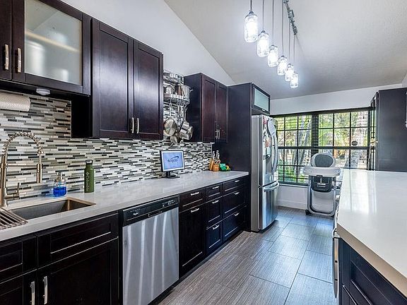 2nd image of 2260 Buttonwood Avenue #2260
