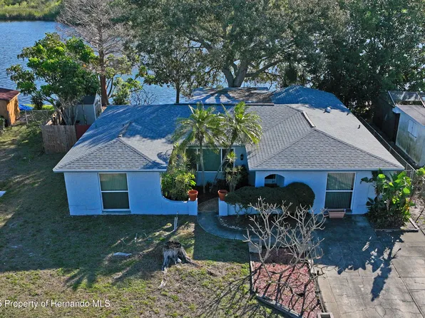 1214 Stover Ct, Holiday, FL 34691