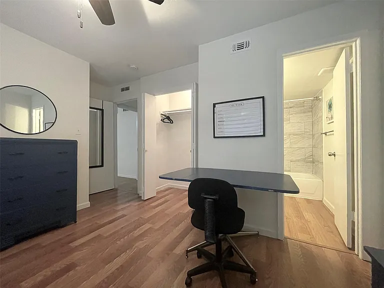 2207 Leon St #309 — Photo 11