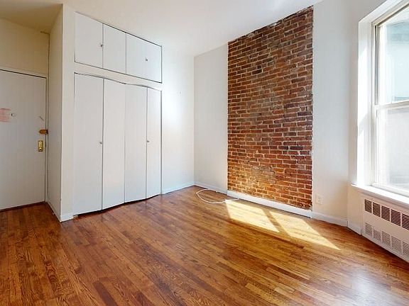 3rd image of 214 E 85th St #3C1