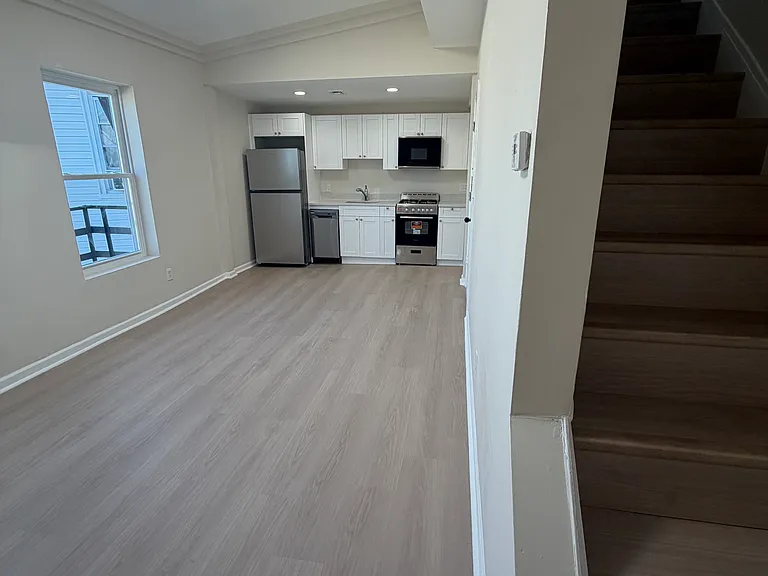 9 Hobart Pl #6 — Photo 7
