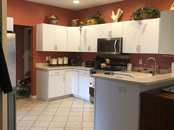 Main Floor  - Kitchen