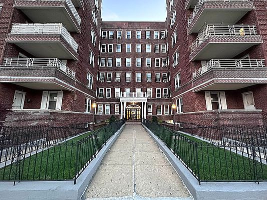 3rd image of 40 Shore Blvd APT 5F