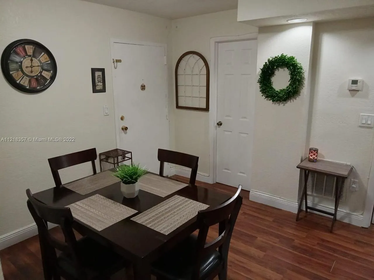 2 bed, 728 sqft, $2,000 — Photo 4