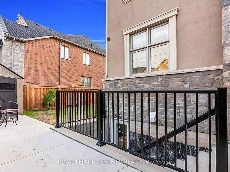 1366 Lobelia Cres #BASEMENT — Photo 10