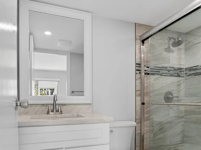 11 Brittany Ave #A — Photo 26