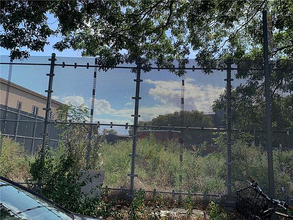 4th image of 2322 W 7th St
