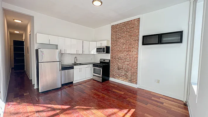 Rented by Brighton Management | media 2