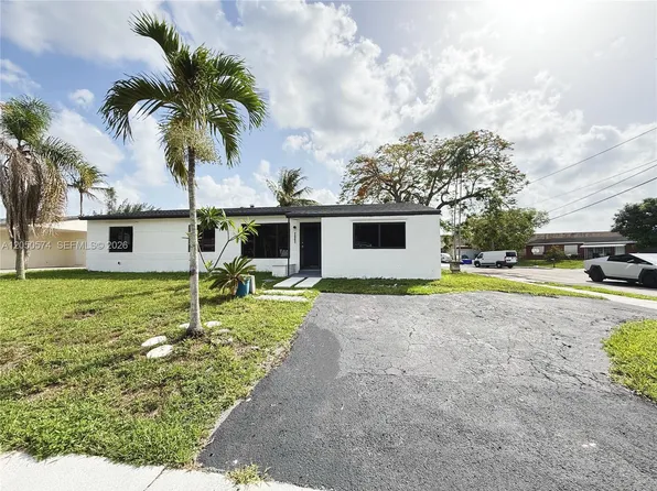2401 SW 50th Ter, Plantation, FL 33317