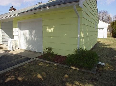 5th image of 247 Meadowood Dr