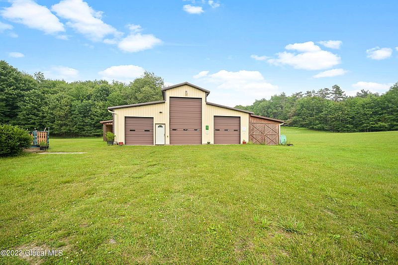 3rd image of 192 Great Brook Potter Road