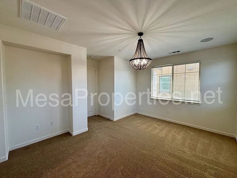 998 Rodeo Rd — Photo 11