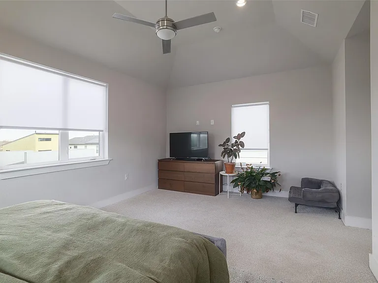 6021 Seville Dr — Photo 18