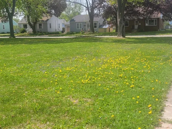 1203 Gross Ave, Green Bay, WI 54304
