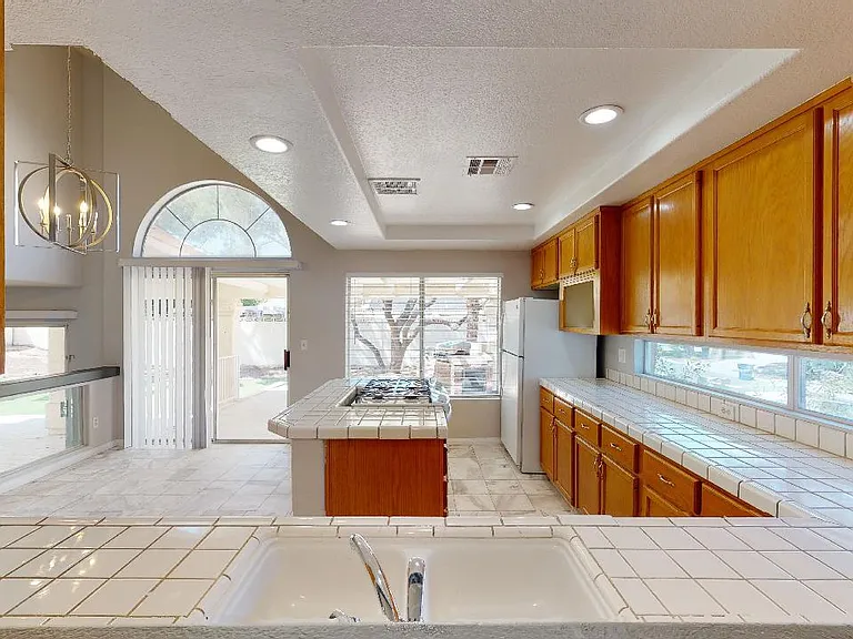 2570 Quail Wood Ct — Photo 8