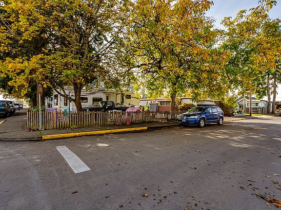 3rd image of 351 Front St