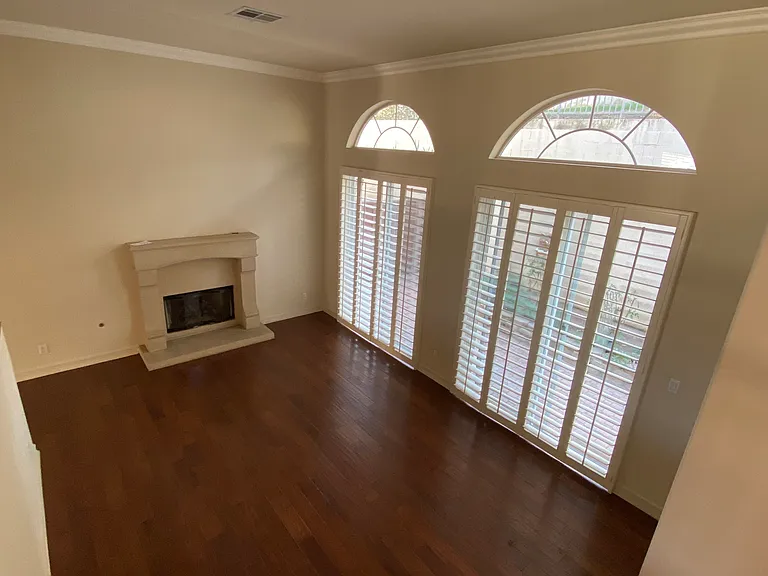 1458 Elin Pointe Dr — Photo 3